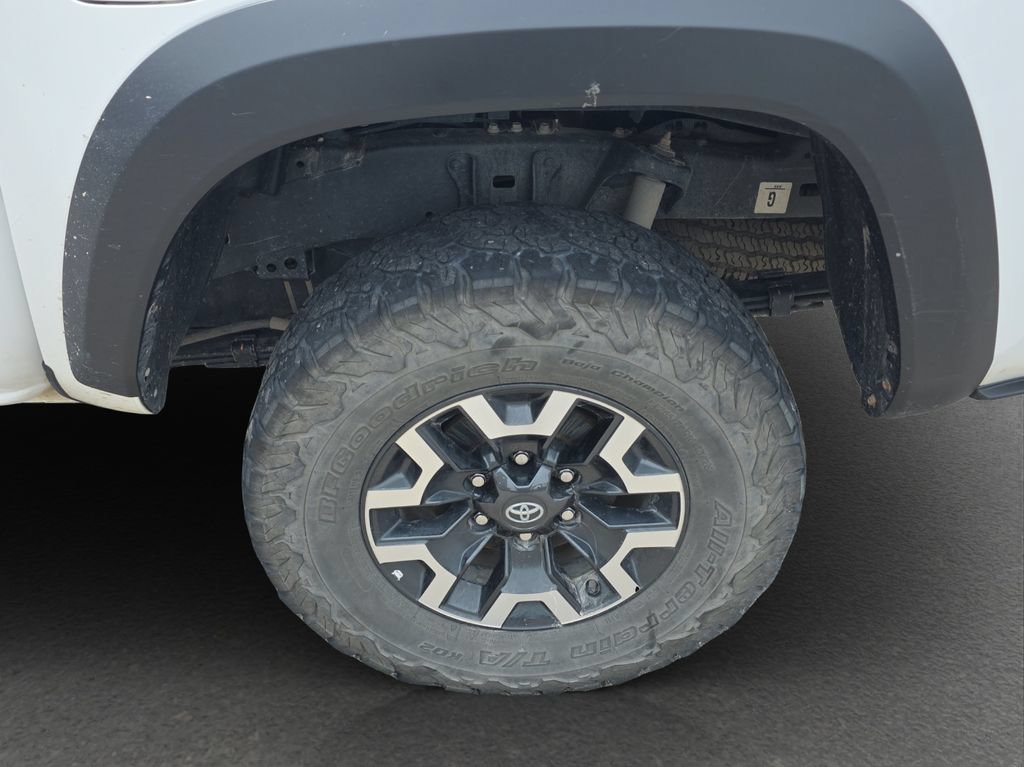 Used 2023 Toyota Tacoma TRD Off-Road AWD/4WD image 5
