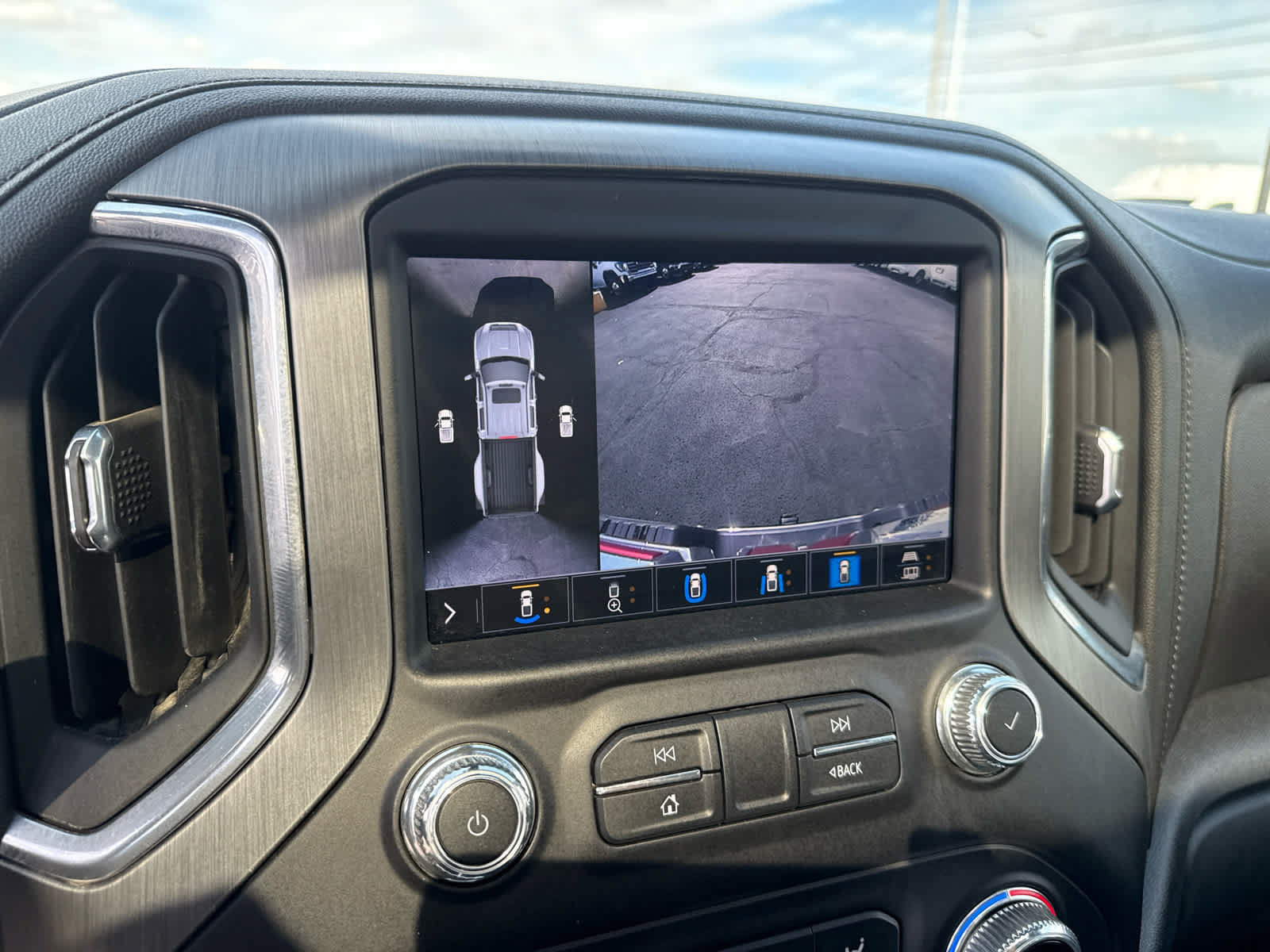 Certified 2022 GMC Sierra 3500 Denali w/ Technology Package AWD/4WD image 22