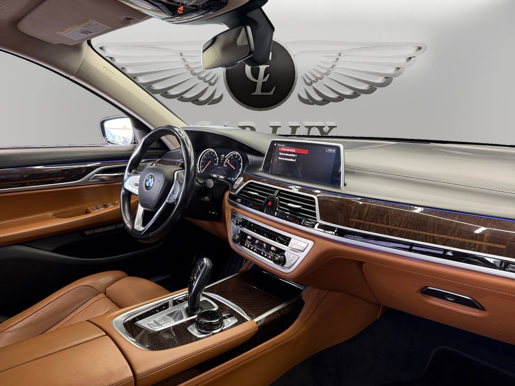 Used 2018 BMW 750i xDrive AWD/4WD image 19