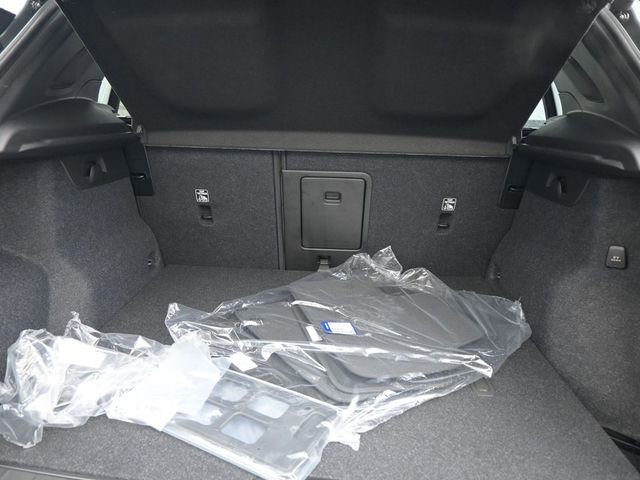 New 2026 Volvo XC40 B5 Ultra w/ Climate Package image 31