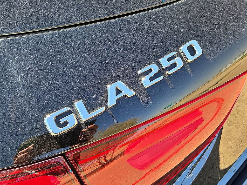 Used 2025 Mercedes-Benz GLA 250 4MATIC image 11