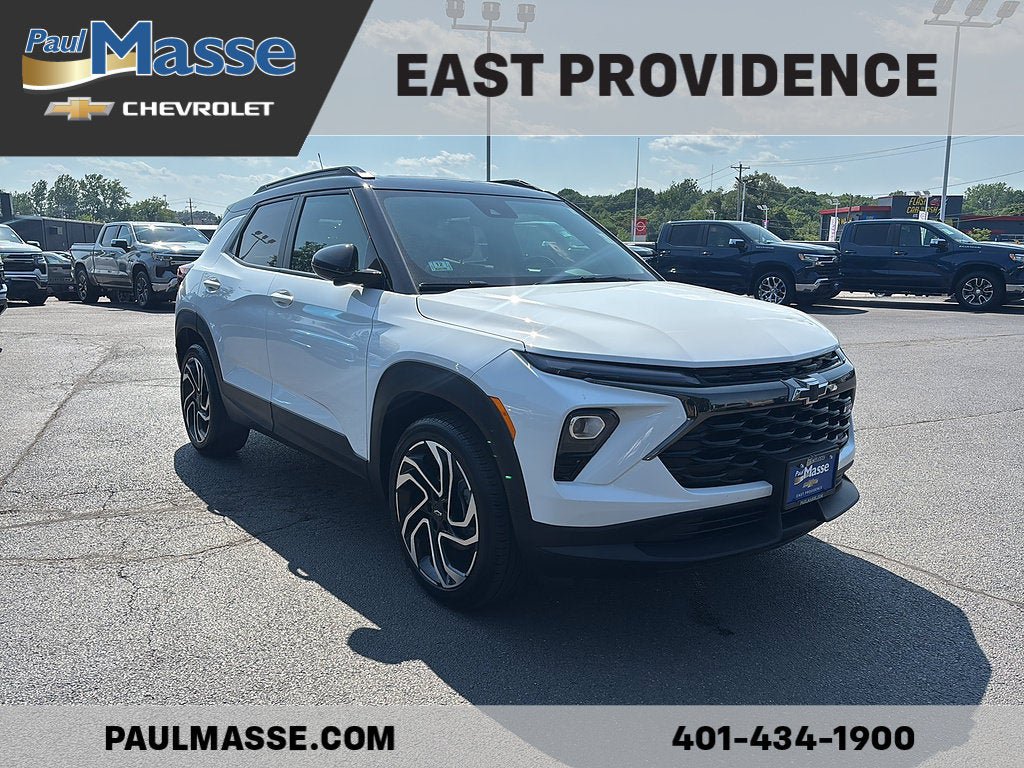 Used 2024 Chevrolet TrailBlazer RS w/ Convenience Package AWD/4WD image 3