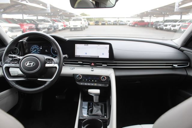 Used 2024 Hyundai Elantra Limited FWD image 18
