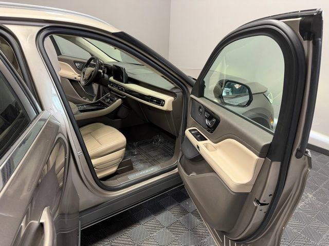 Used 2020 Lincoln Aviator Reserve w/ Equipment Group 201A image 17