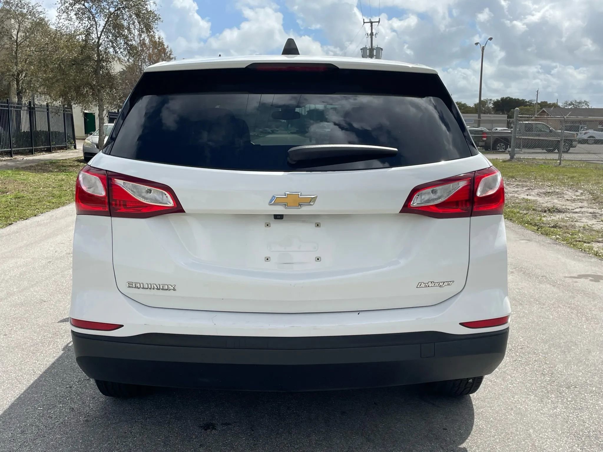 Used 2021 Chevrolet Equinox LS w/ LS Convenience Package FWD image 11