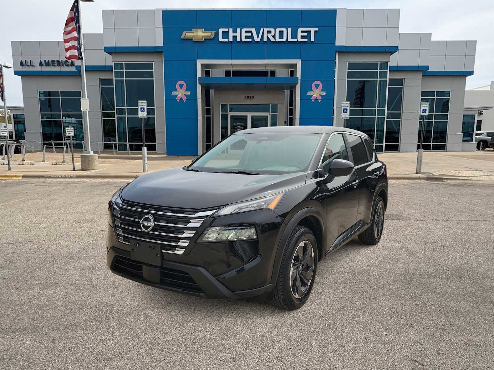 Used 2024 Nissan Rogue SV image 1