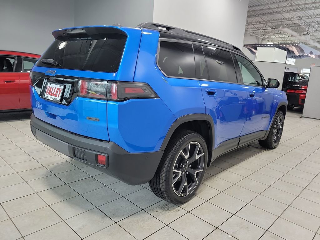 New 2026 Jeep Cherokee Overland w/ Trailer Tow Group AWD/4WD image 6