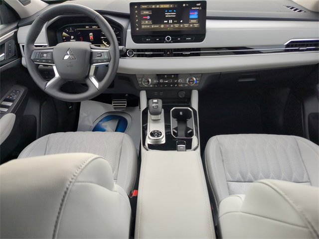 New 2025 Mitsubishi Outlander AWD image 16
