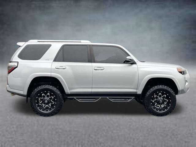Used 2018 Toyota 4Runner SR5 Premium image 4