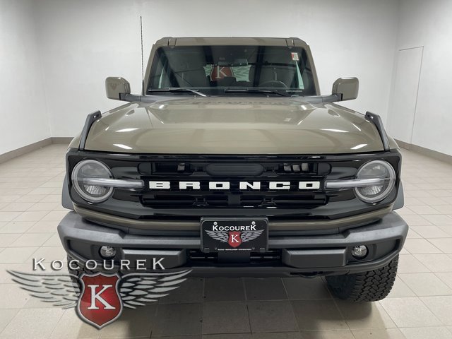 New 2025 Ford Bronco Outer Banks w/ Sasquatch Package image 2