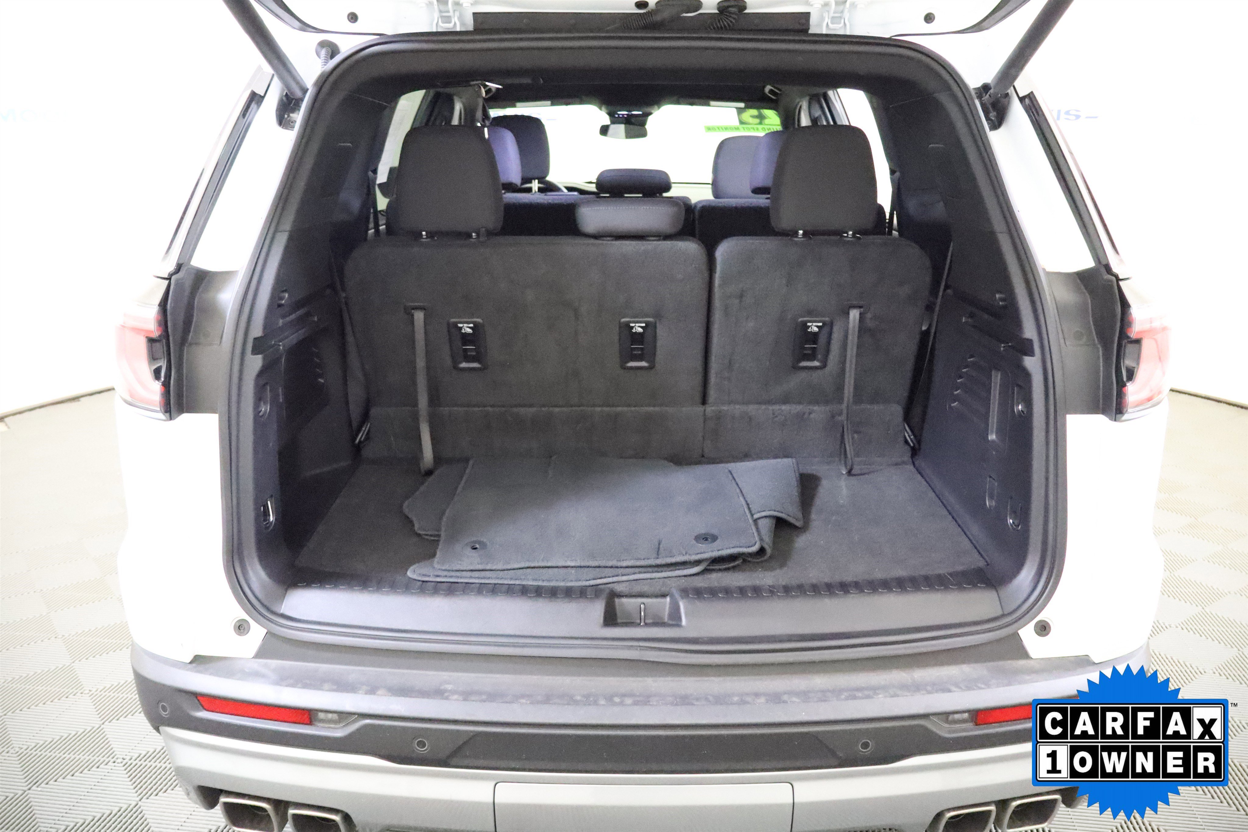 Used 2025 GMC Acadia Elevation AWD/4WD image 9