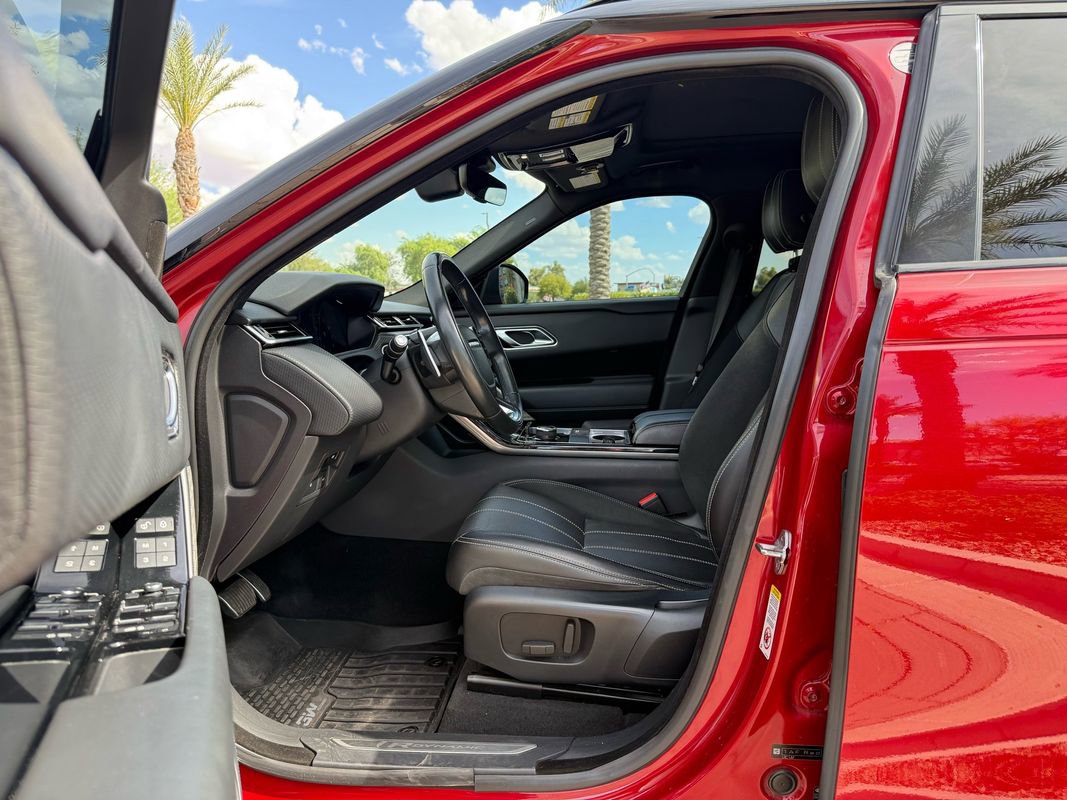 Used 2019 Land Rover Range Rover Velar R-Dynamic SE image 16
