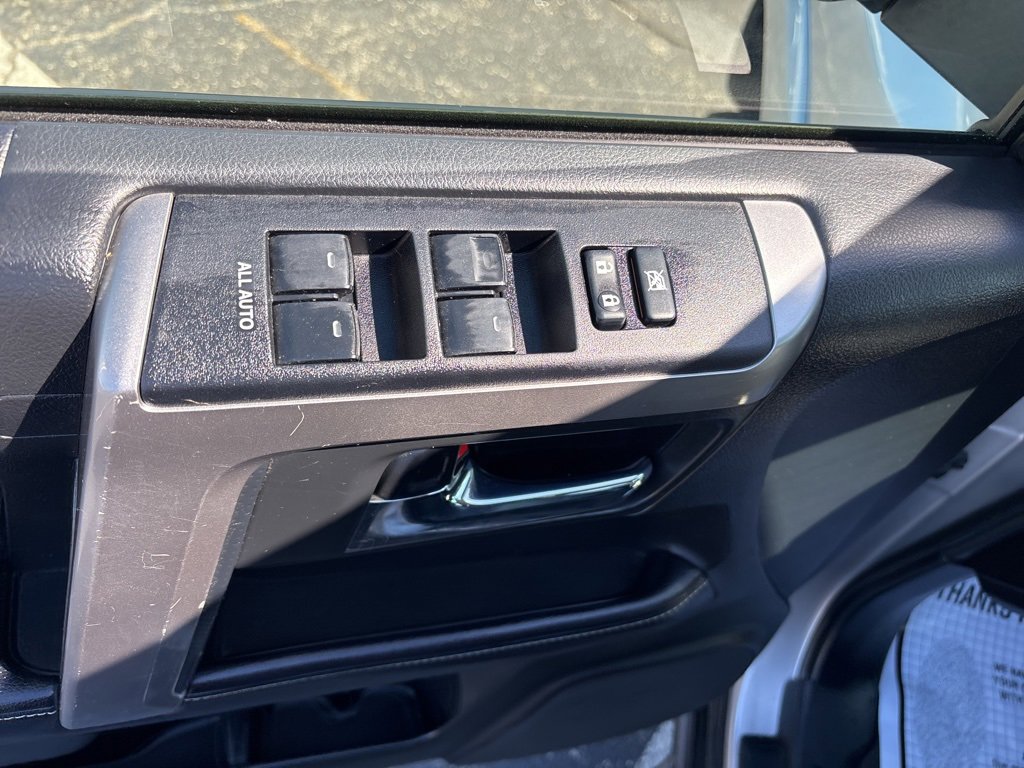 Used 2018 Toyota 4Runner SR5 image 12
