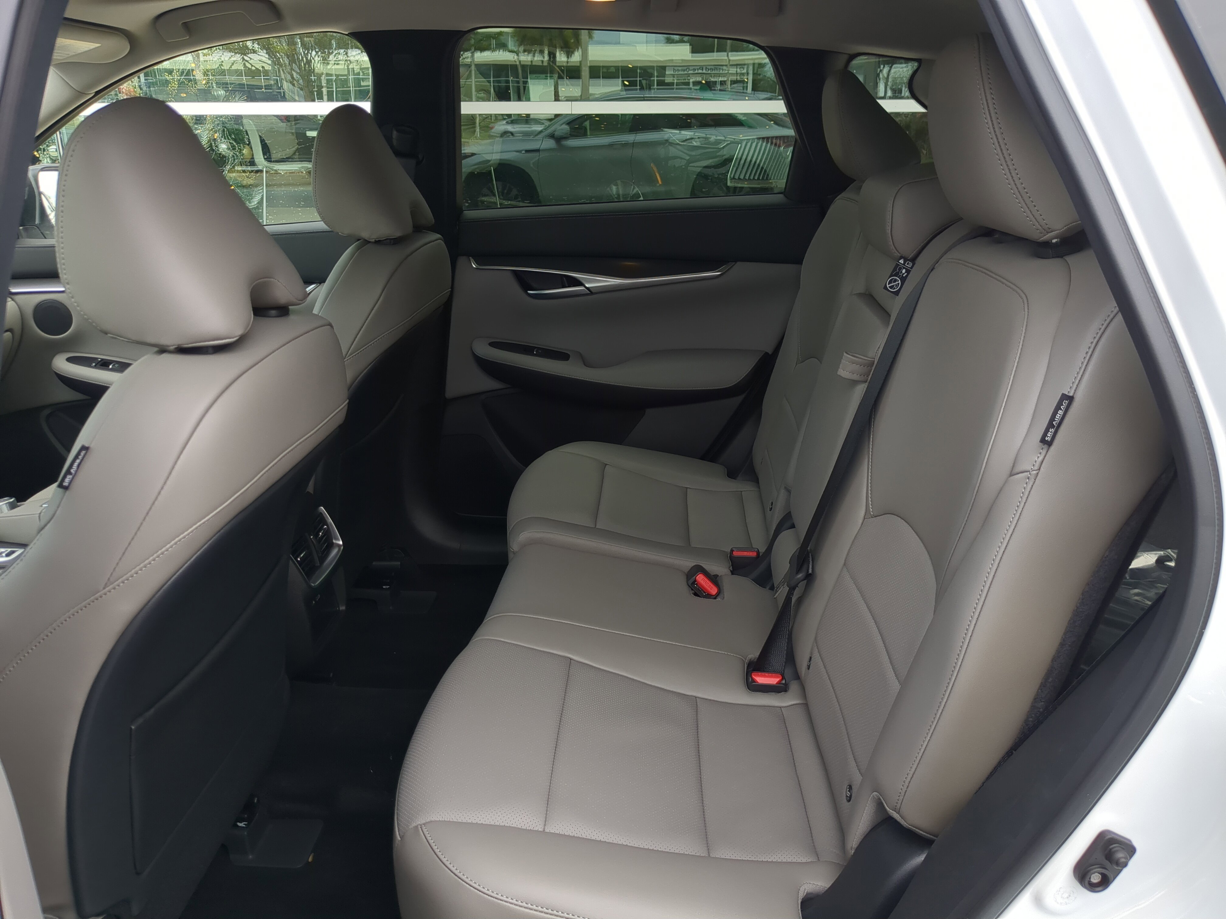 New 2025 INFINITI QX50 Luxe image 16