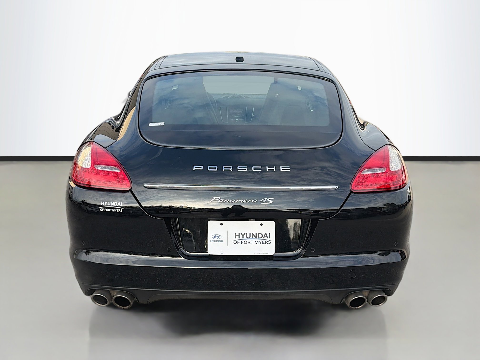 Used 2011 Porsche Panamera 4S image 4