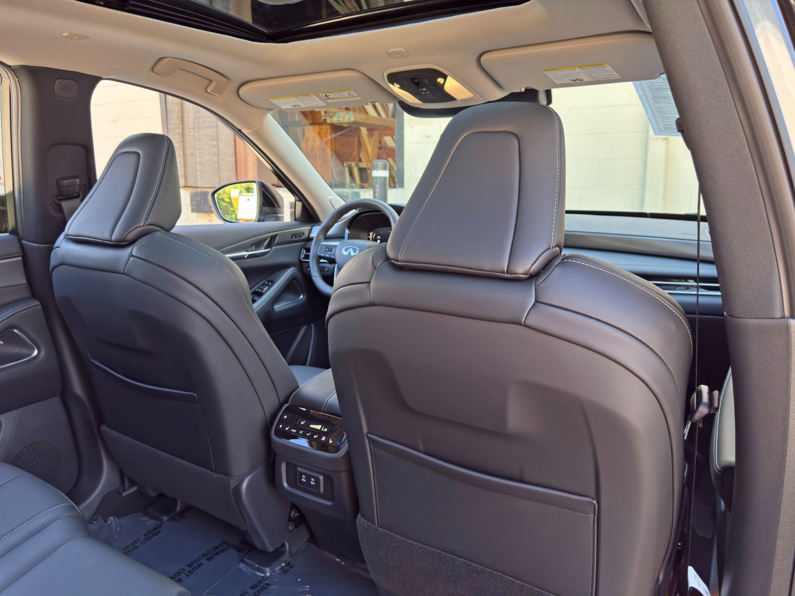Used 2026 INFINITI QX60 Luxe w/ Cargo Package FWD image 39