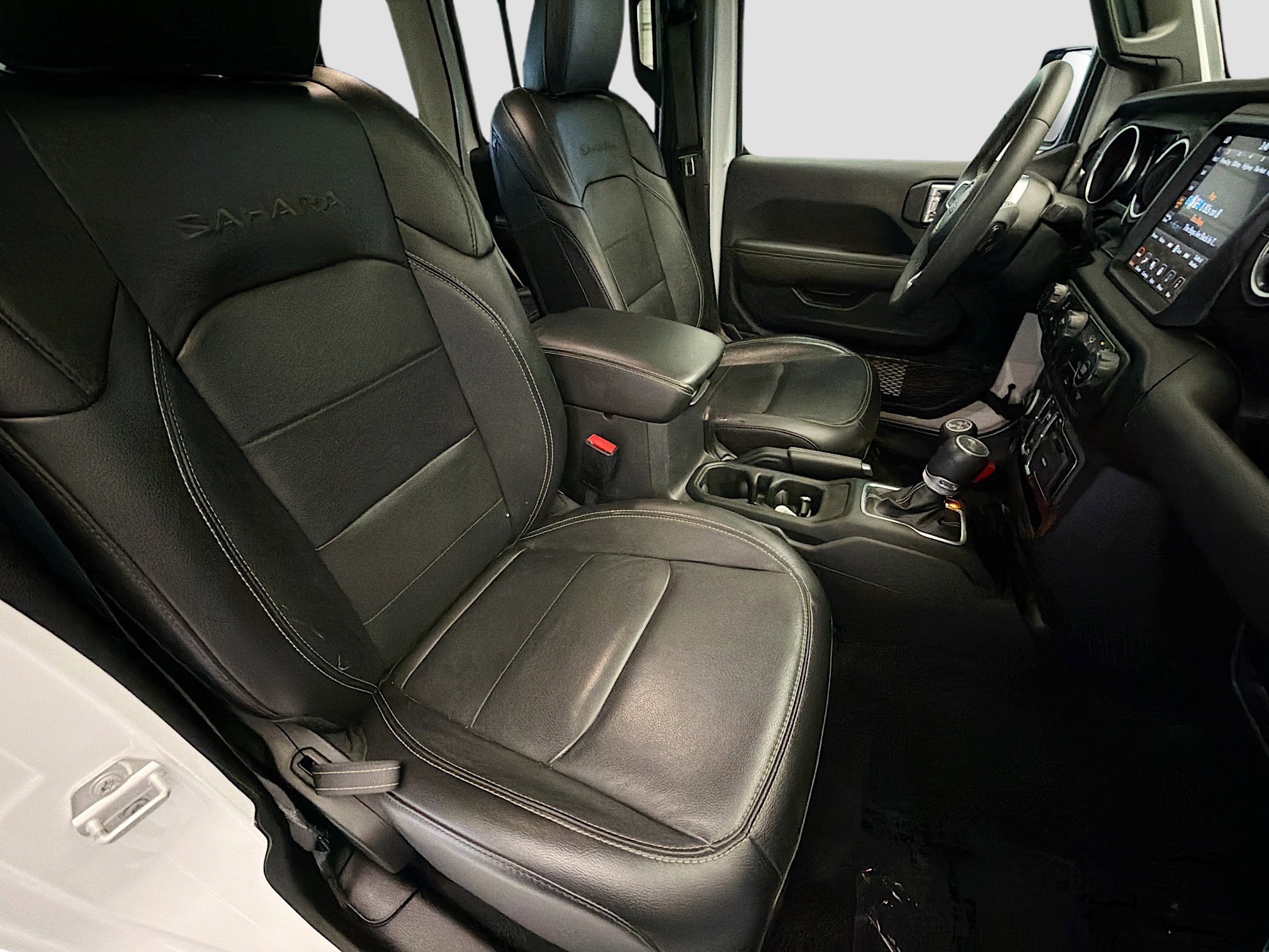 Used 2023 Jeep Wrangler Unlimited Sahara AWD/4WD image 15