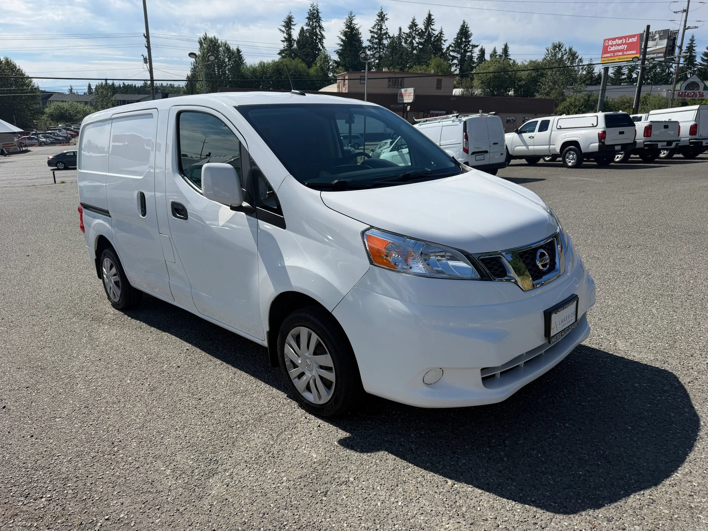 Used 2018 Nissan NV200 SV w/ Navigation Package FWD image 3