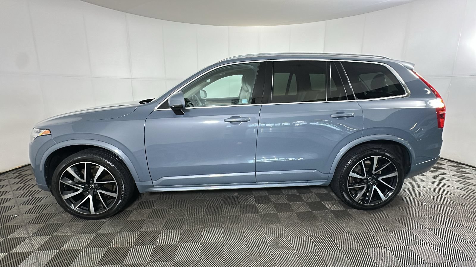 Used 2021 Volvo XC90 T6 Momentum AWD/4WD image 6