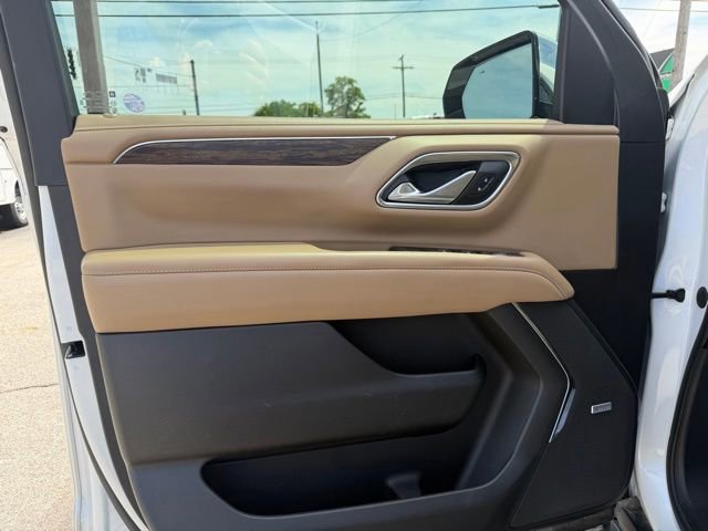 Used 2023 Chevrolet Tahoe Premier AWD/4WD image 21