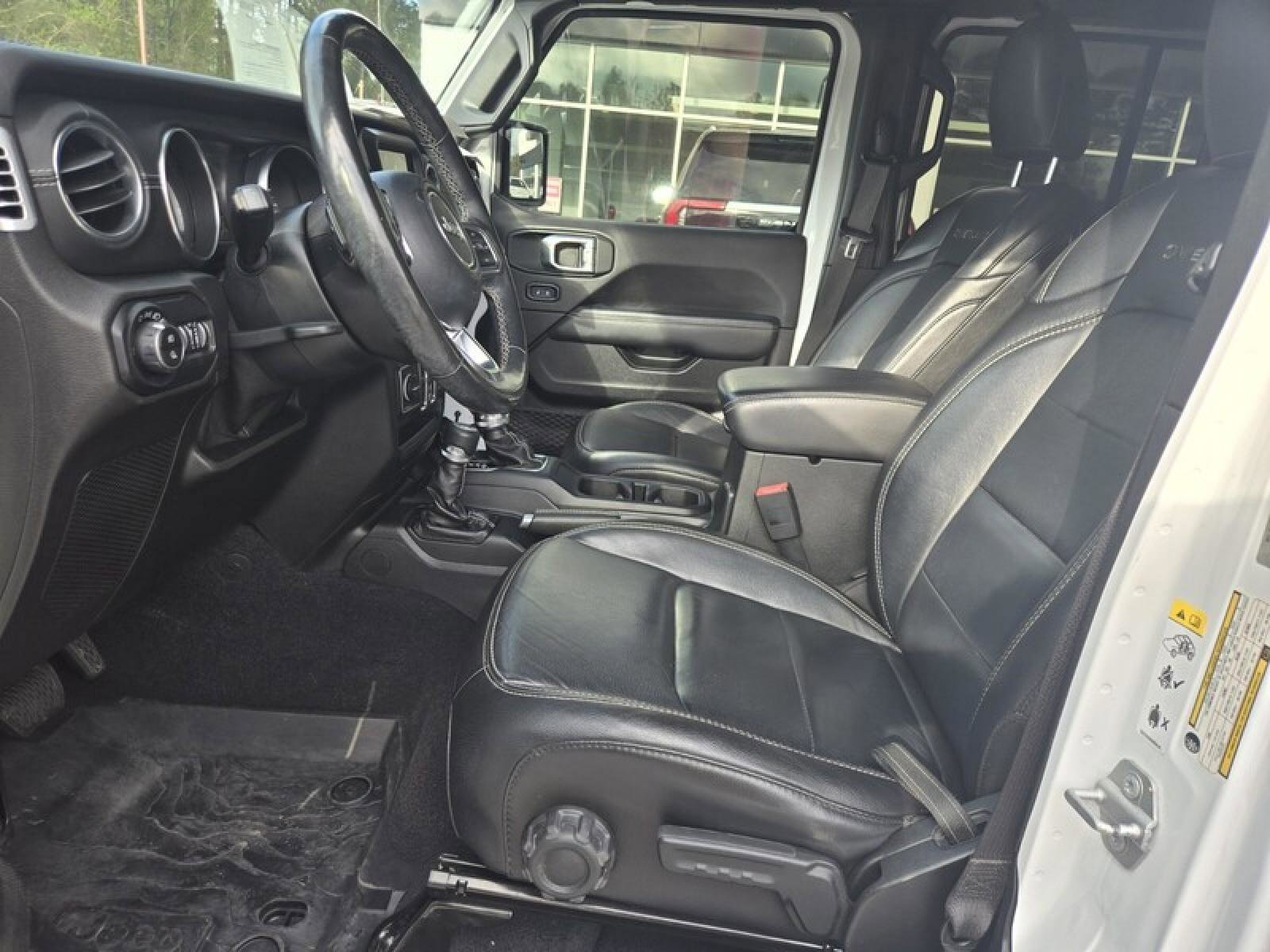 Used 2020 Jeep Gladiator Overland AWD/4WD image 17
