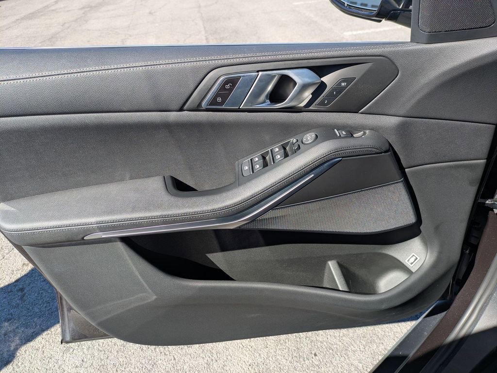 Used 2022 BMW X5 xDrive45e image 7