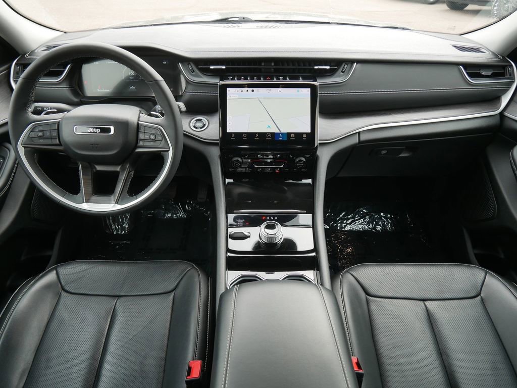 Used 2023 Jeep Grand Cherokee L Limited w/ Luxury Tech Group II image 14