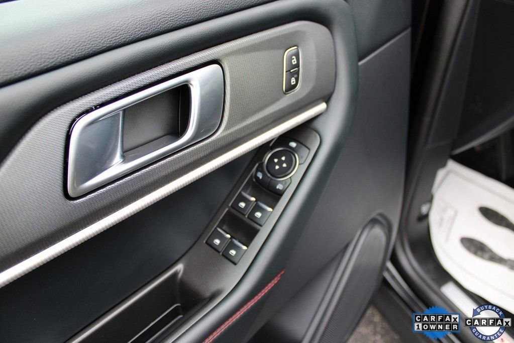 Used 2025 Ford Explorer ST-Line image 30