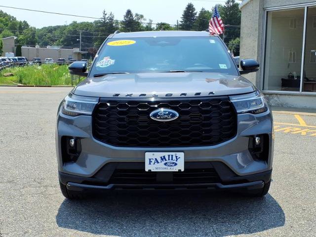 Certified 2025 Ford Explorer ST-Line w/ Premium Package AWD/4WD image 2