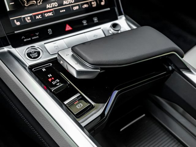 Used 2024 Audi Q8 e-tron Premium Plus w/ Premium Plus Package AWD/4WD image 26