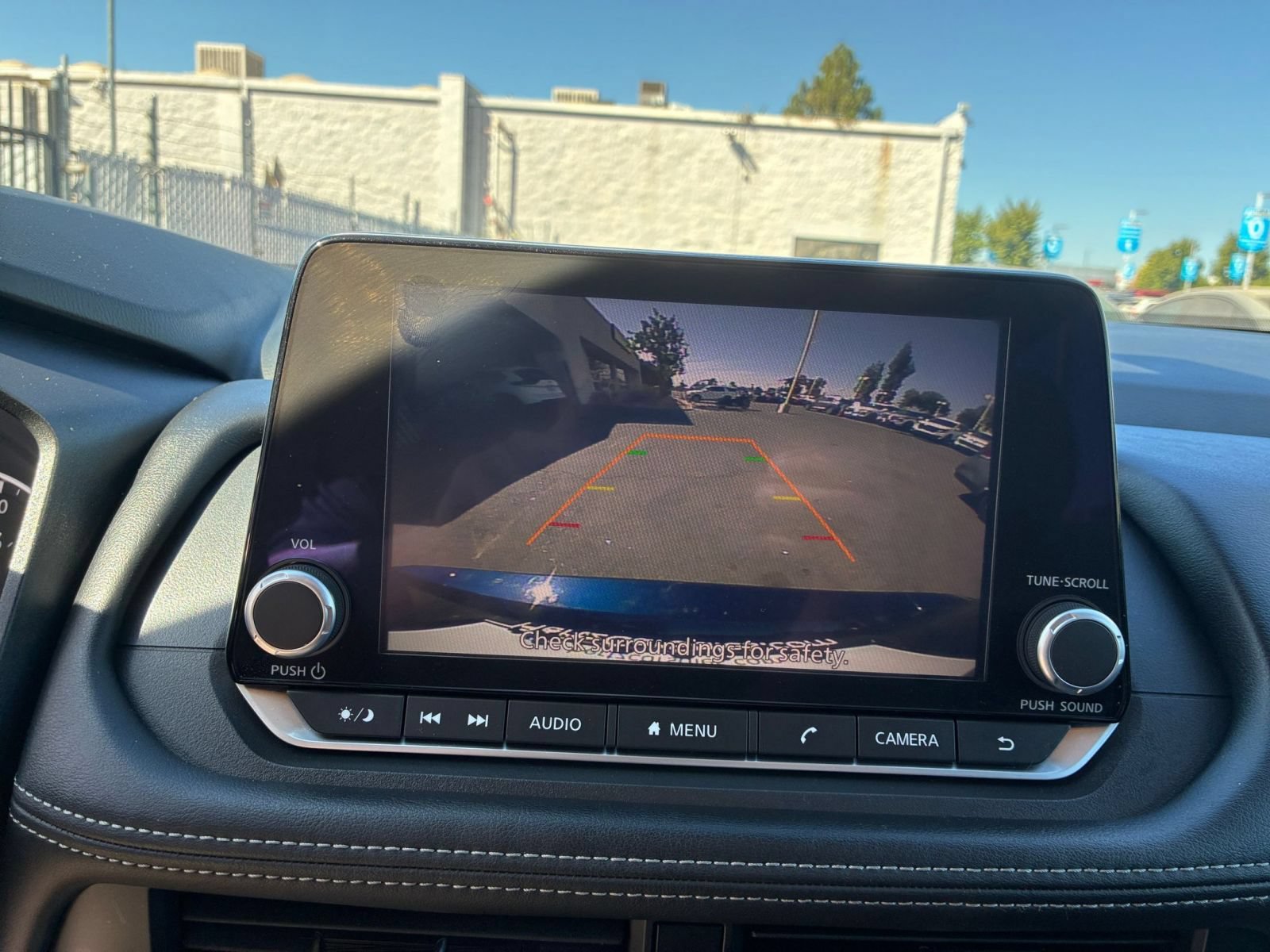 Used 2025 Nissan Rogue SV FWD image 24