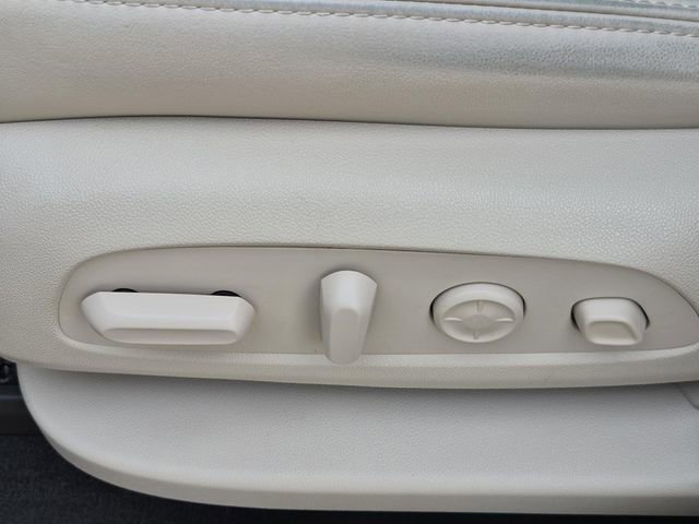 Used 2023 Buick Enclave Avenir w/ Avenir Technology Package FWD image 17