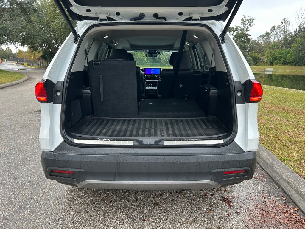 Used 2024 Toyota Grand Highlander Limited image 10