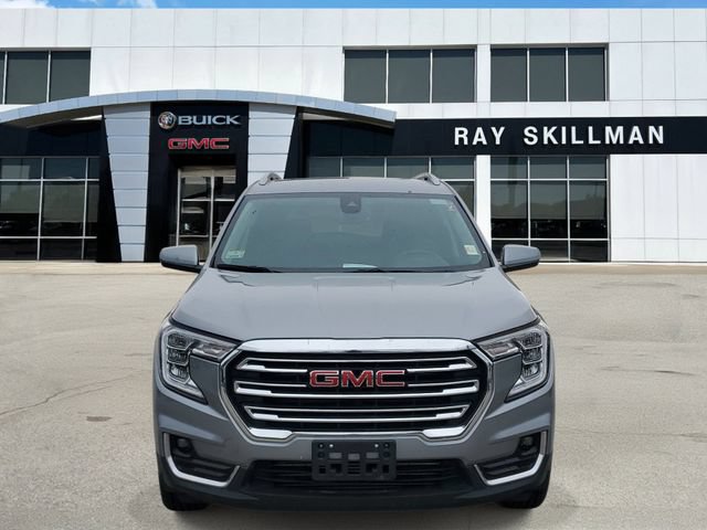 Used 2024 GMC Terrain SLT AWD/4WD image 2