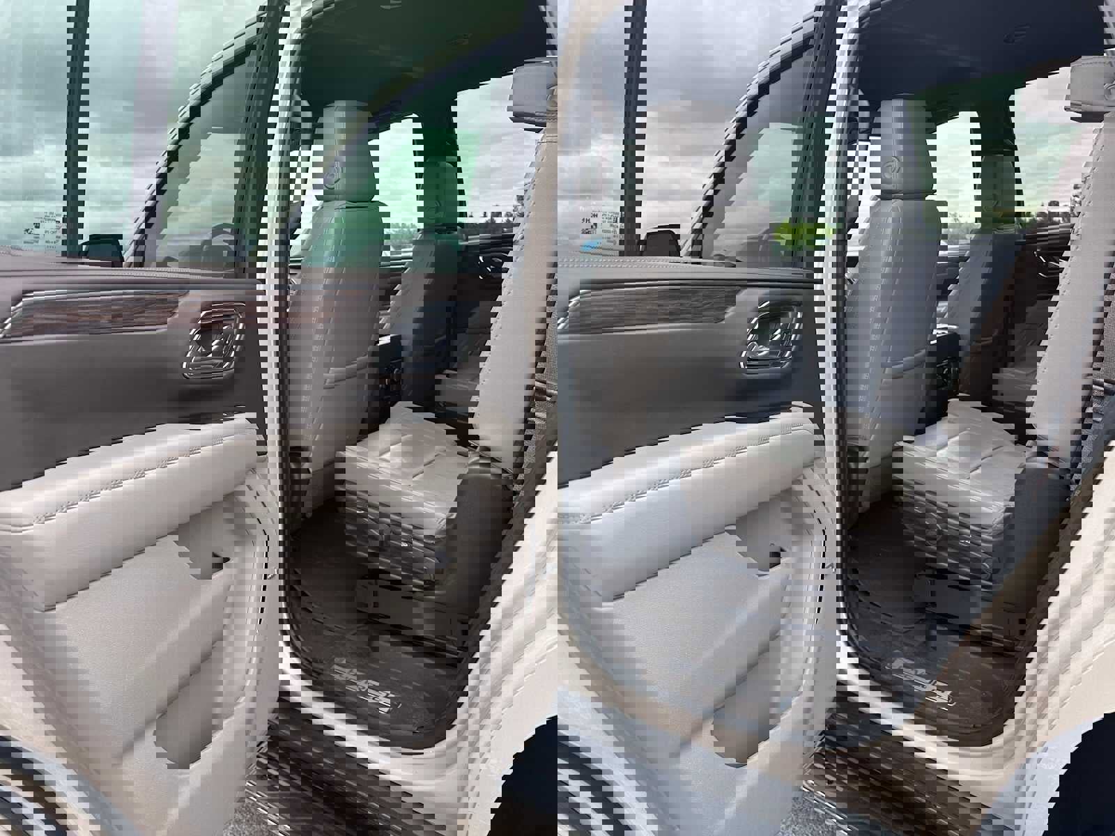 Used 2023 Chevrolet Tahoe LT image 16