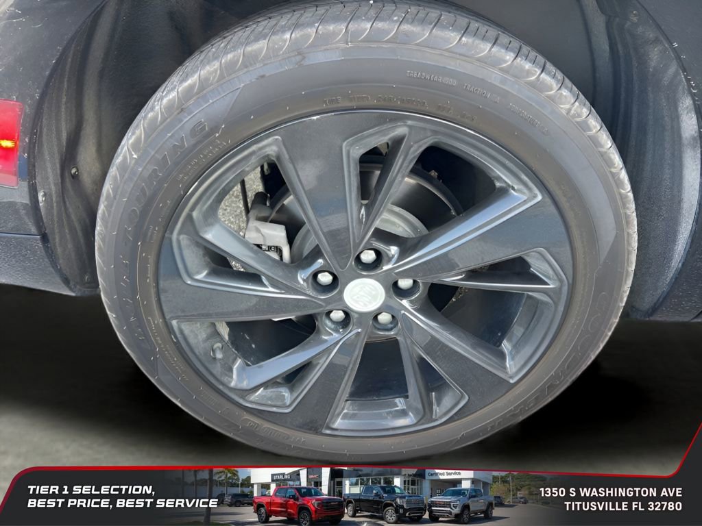 Used 2021 Buick Envision Essence w/ Sport Touring Package image 13