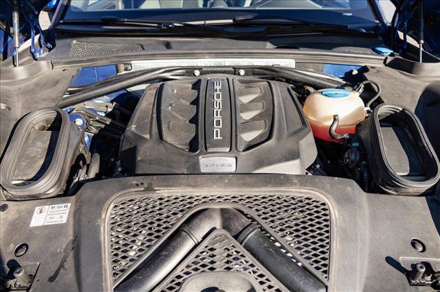 Used 2017 Porsche Macan S image 30