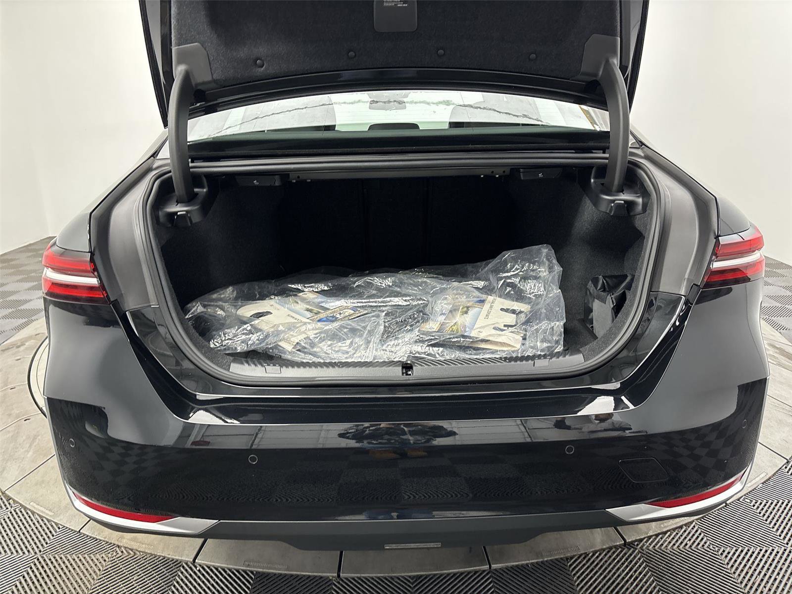 Used 2026 BMW i5 eDrive40 RWD image 21