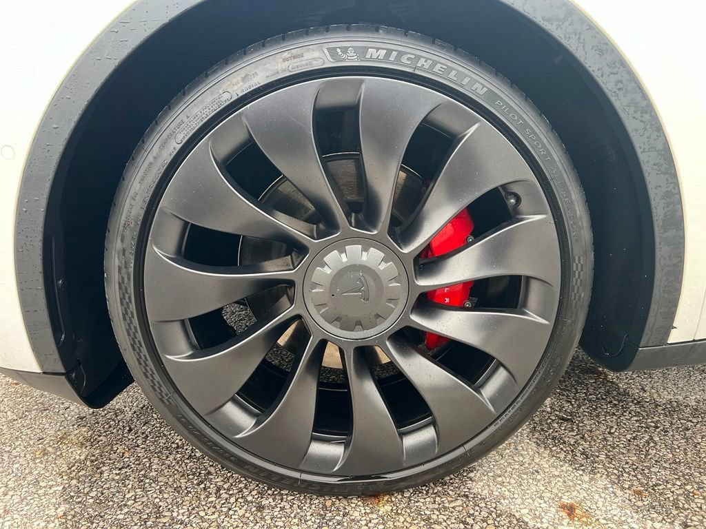 Used 2022 Tesla Model Y Performance AWD/4WD image 11