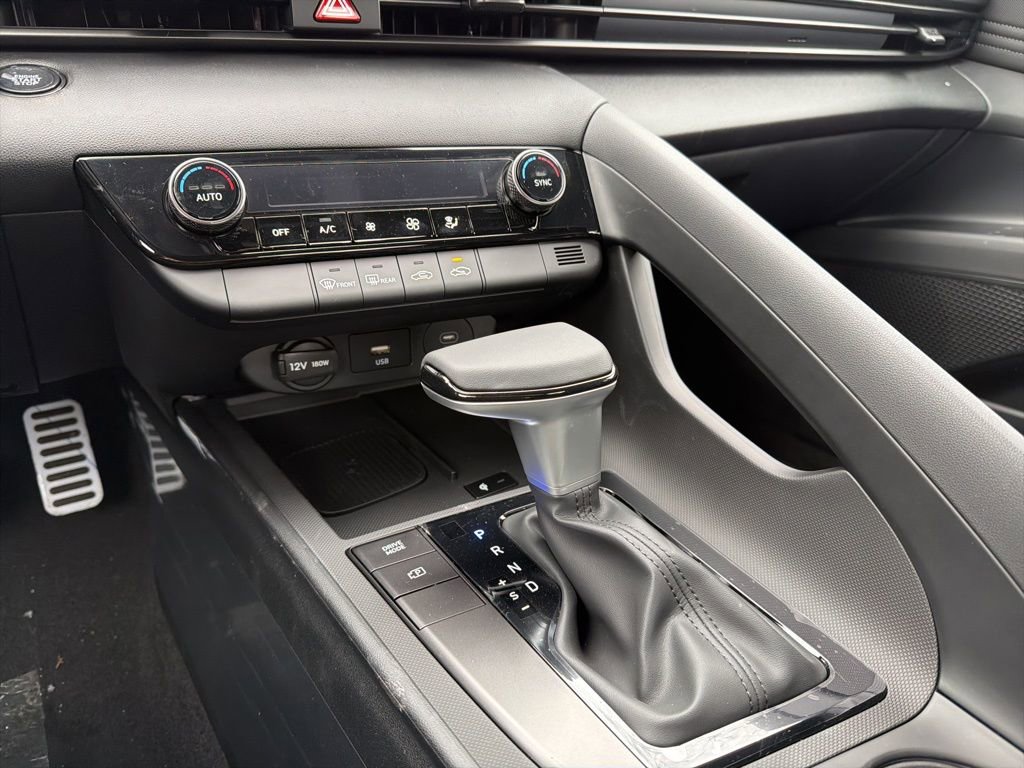 New 2026 Hyundai Elantra Sport FWD image 25