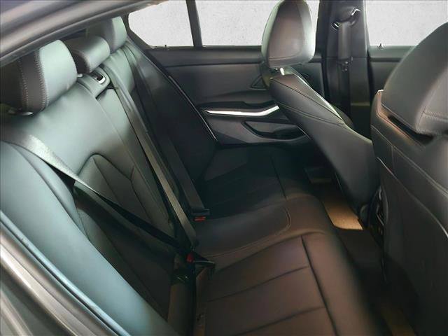 Used 2024 BMW 330i Sedan w/ Premium Package RWD image 21