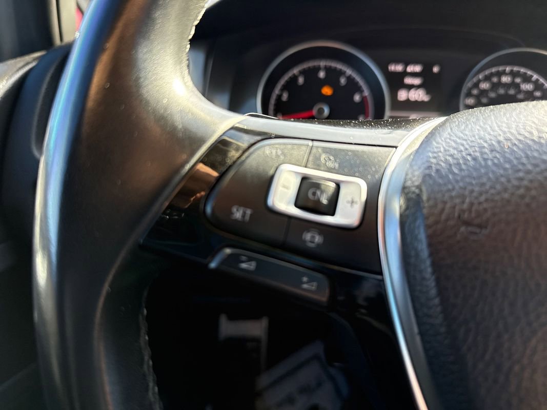 Used 2019 Volkswagen Golf Alltrack S image 25