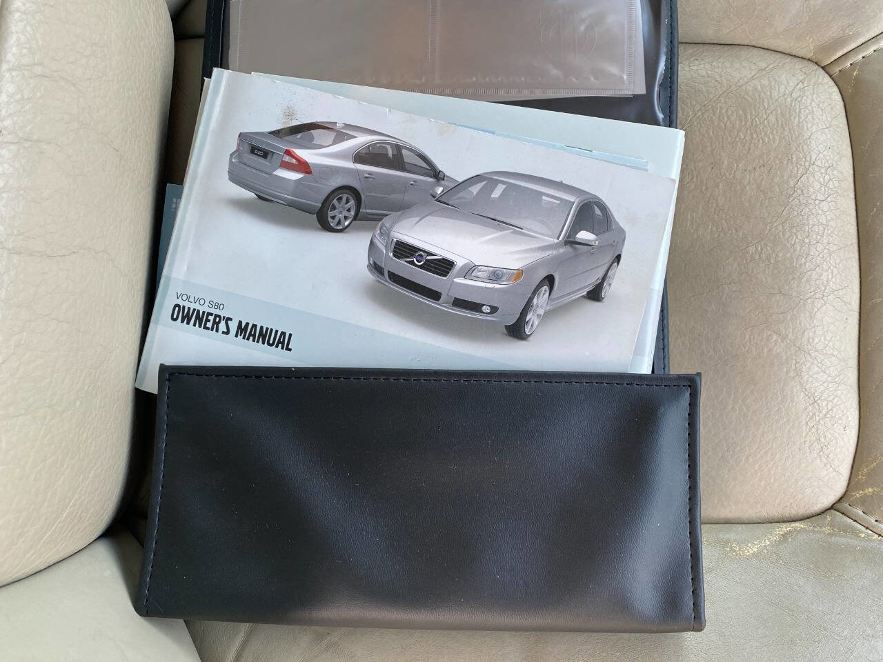 Used 2010 Volvo S80 3.2 image 32