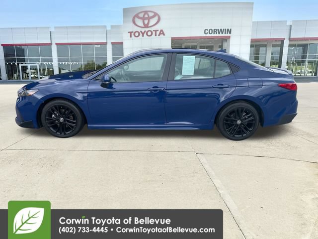 Used 2025 Toyota Camry SE FWD image 2