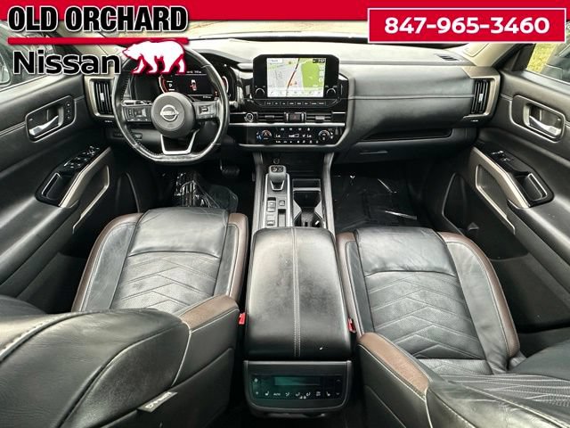 Used 2022 Nissan Pathfinder Platinum w/ Lighting Package (N92) FWD image 14