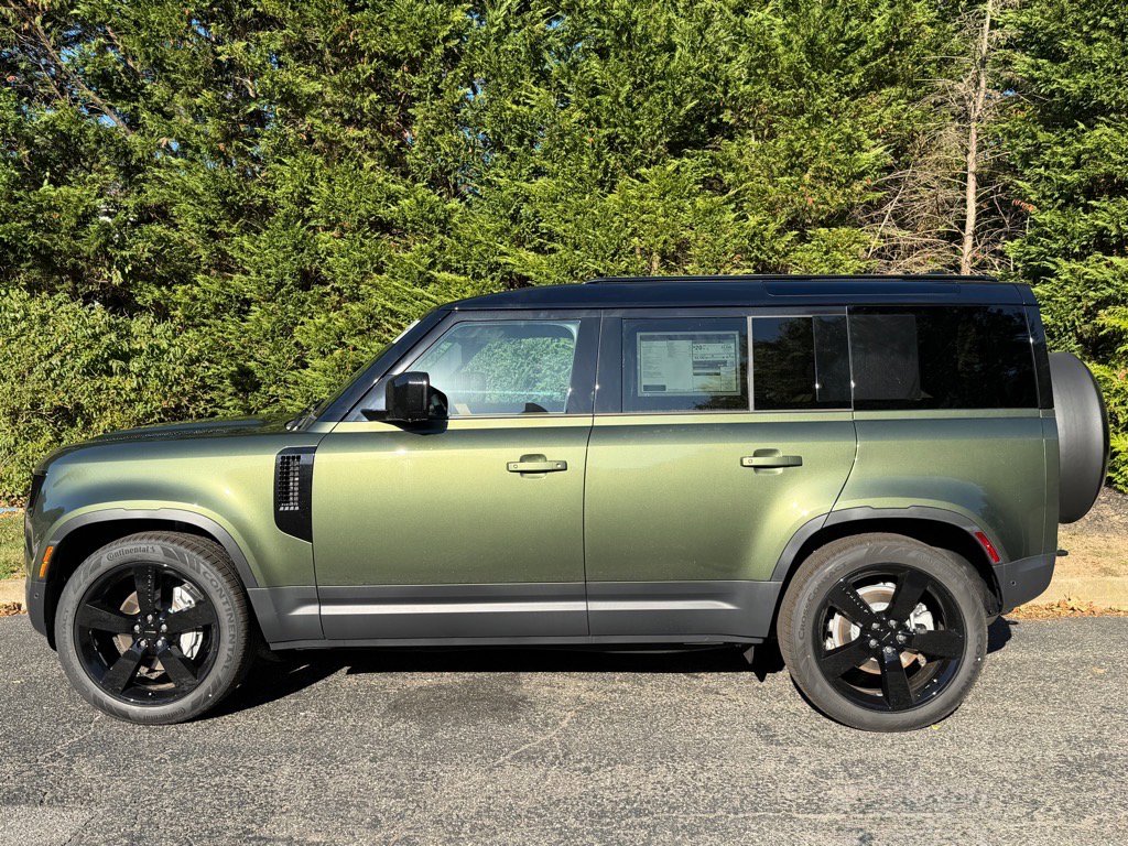 New 2026 Land Rover Defender 110 S image 2
