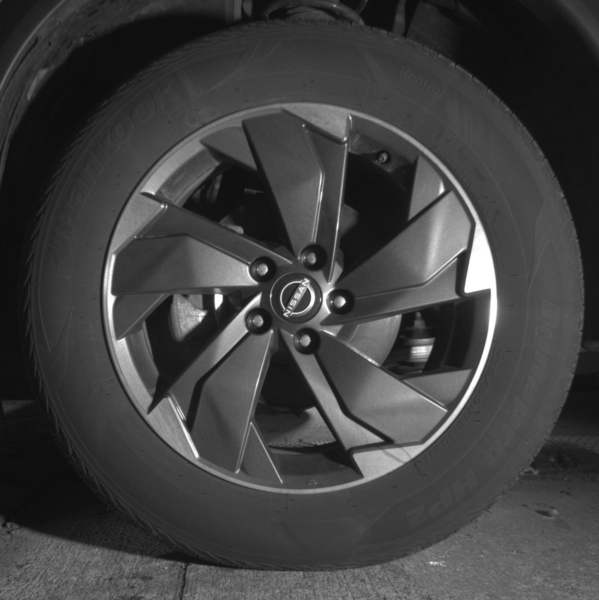 Used 2025 Nissan Rogue SV image 12