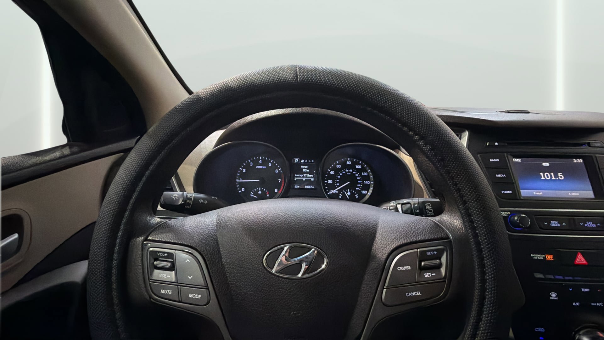 Used 2017 Hyundai Santa Fe Sport w/ Cargo Package FWD image 30