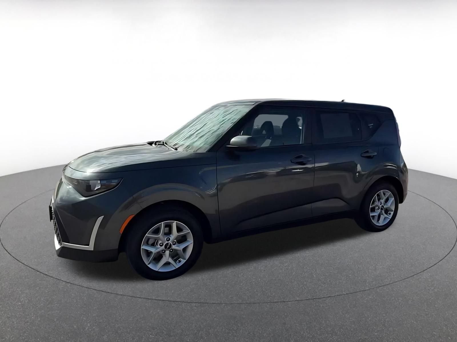 Used 2025 Kia Soul LX w/ LX Technology Package FWD image 6