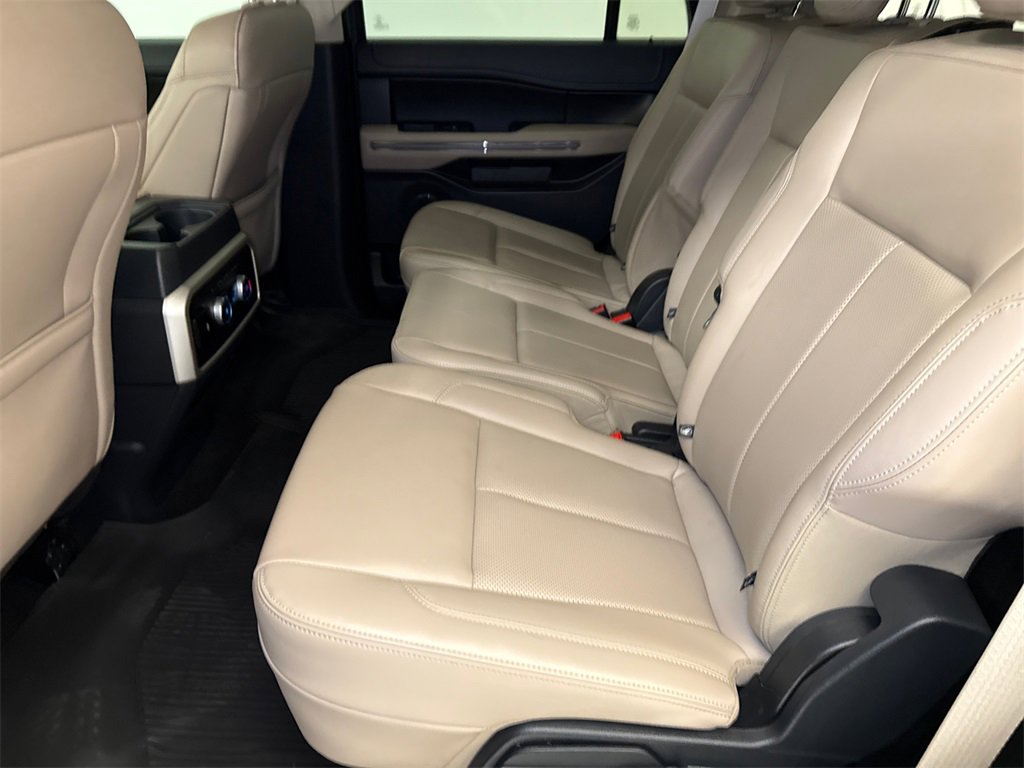 Used 2023 Ford Expedition XLT image 19